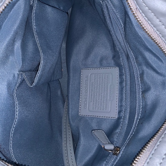 Super clean coach convertible shoulder bag with crossbody strap. - Picture 7 of 8